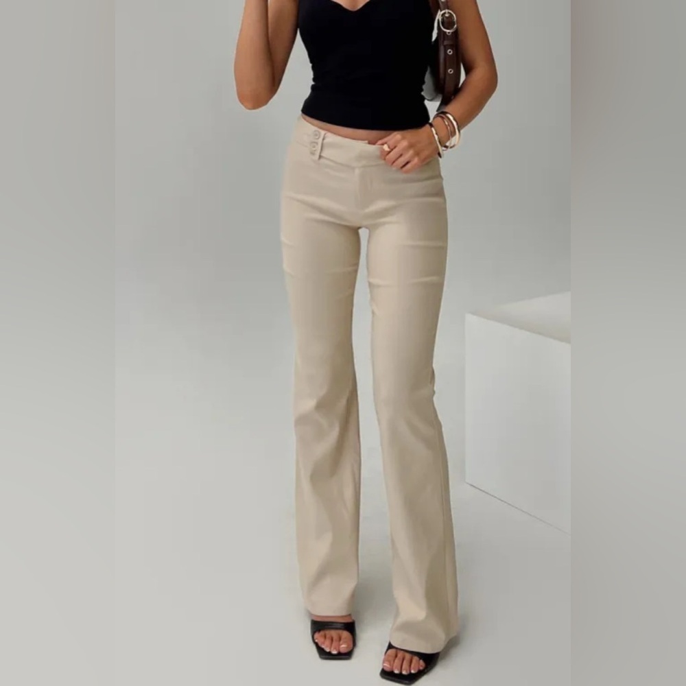 THATSOFETCH khaki bootleg kick flare pants. SIZE 2 NWT casual contemporary